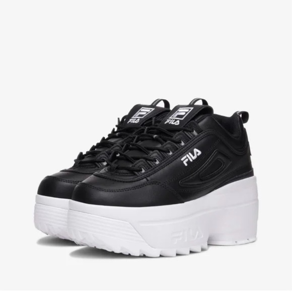 ✨ Fila Women’s Platform Sneakers – Size 7.5 US ✨ - Picture 1 of 12